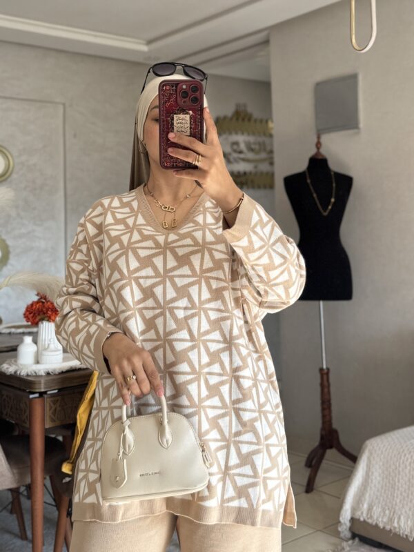 طقم ليان الشتوي الفاخر بنقشة هندسية – صوف ناعم ومريح