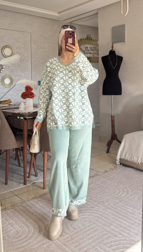 طقم ليان الشتوي الفاخر بنقشة هندسية – صوف ناعم ومريح