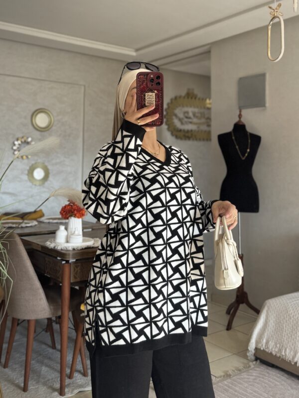 طقم ليان الشتوي الفاخر بنقشة هندسية – صوف ناعم ومريح